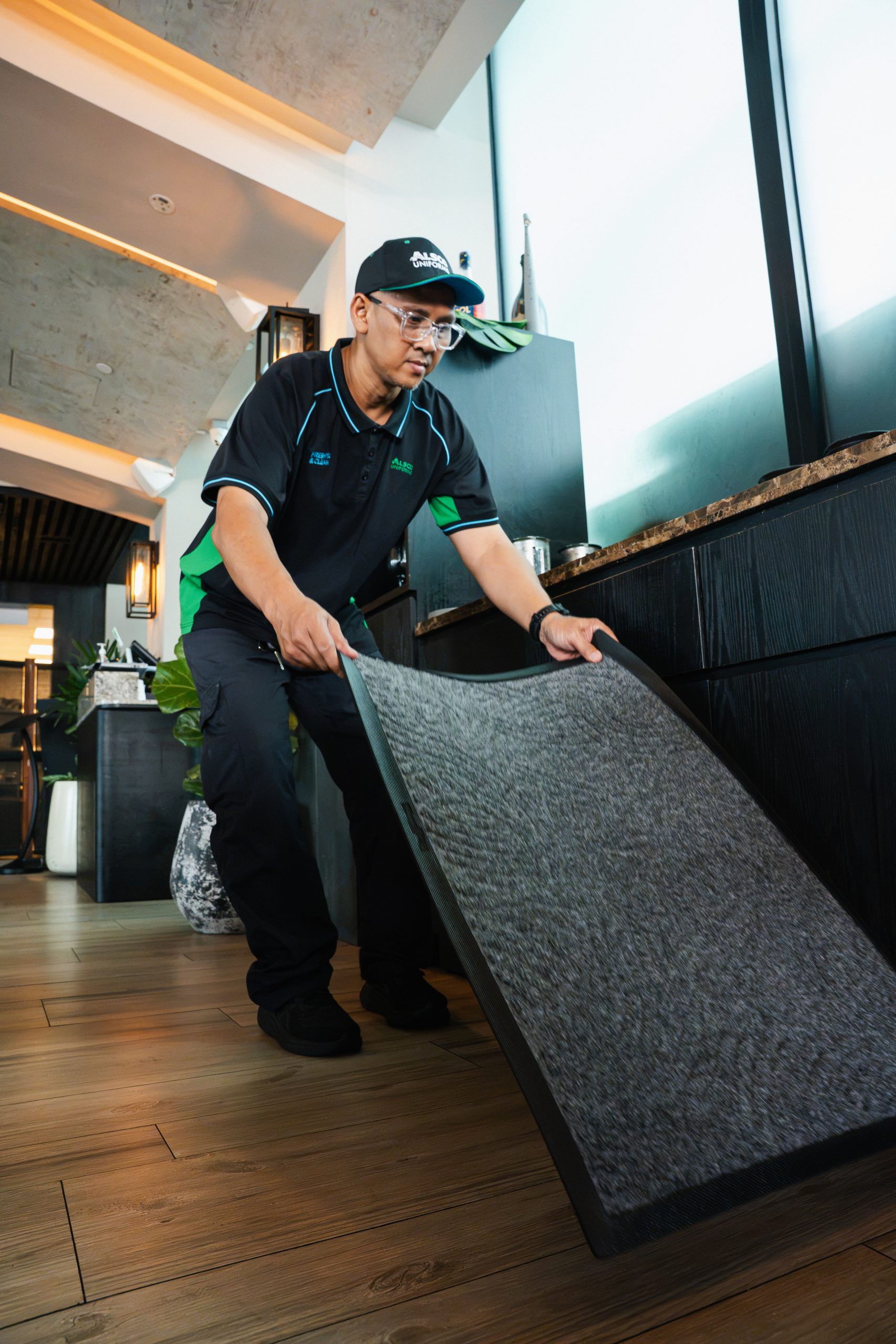Commercial anti-fatigue mat in a restaurant kitchen