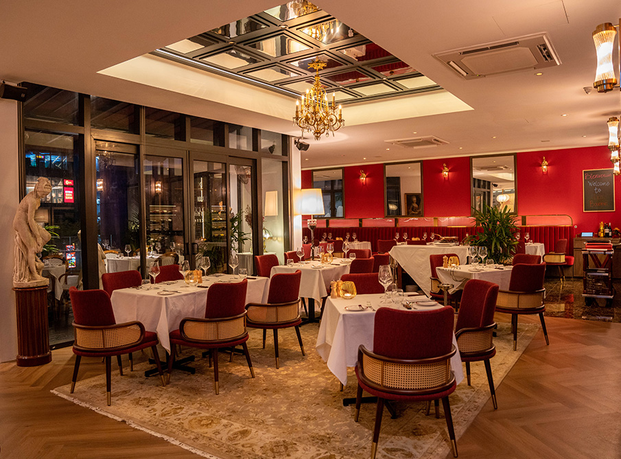 Les Bouchons French bistro in Singapore
